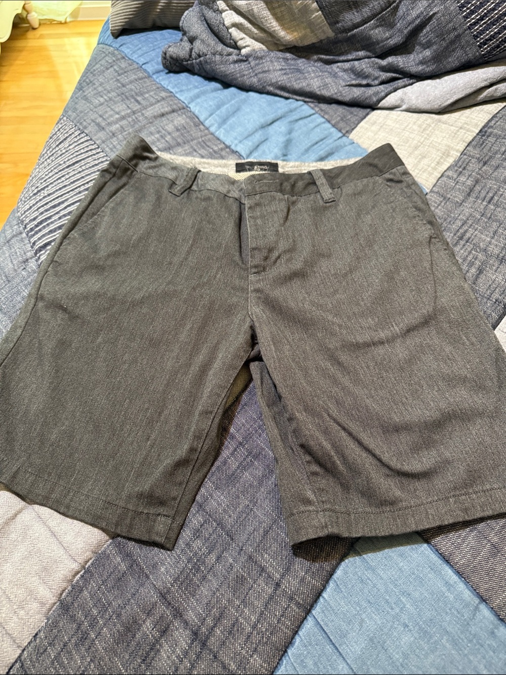Tilly's Men's Gray Flat Front Casual Shorts
